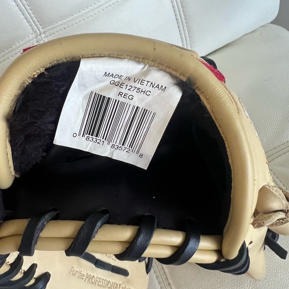 Rawlings Beige Baseball Glove with Black Lacing - Picture 5 of 6